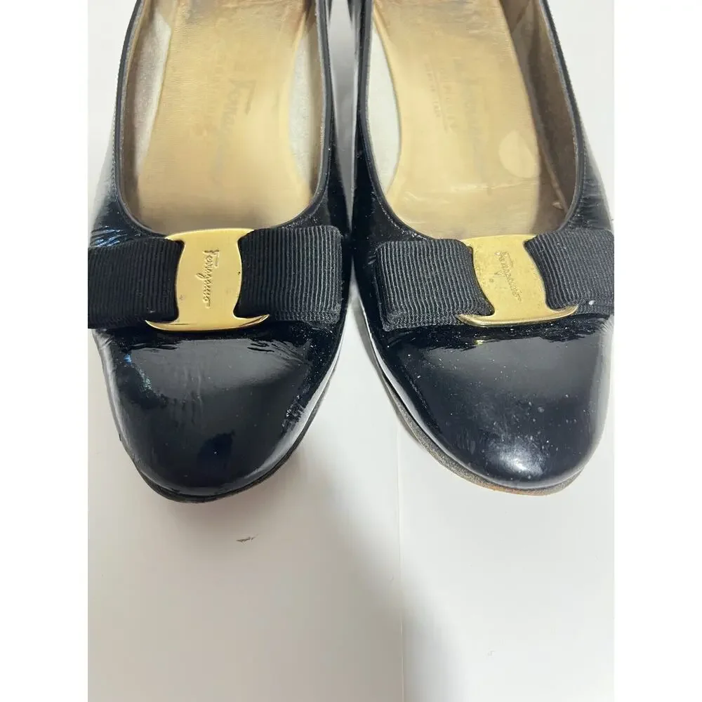 Salvatore Ferragamo VGUC Back Patent Leather Vara Bow Gold Hardware Shoes 6.5 B